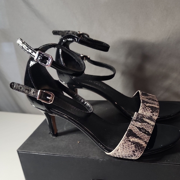 Franco Sarto Black and Gray Heels Elegant Design - Picture 5 of 8